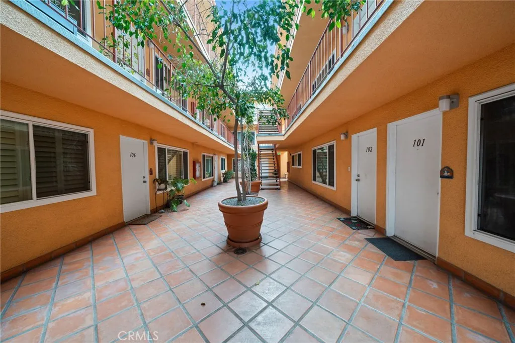 382 Coronado Avenue 102a, Long Beach, California 90814 home-pic-10